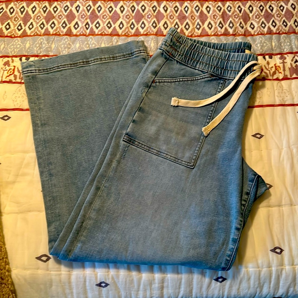 Up West wide leg denim, L